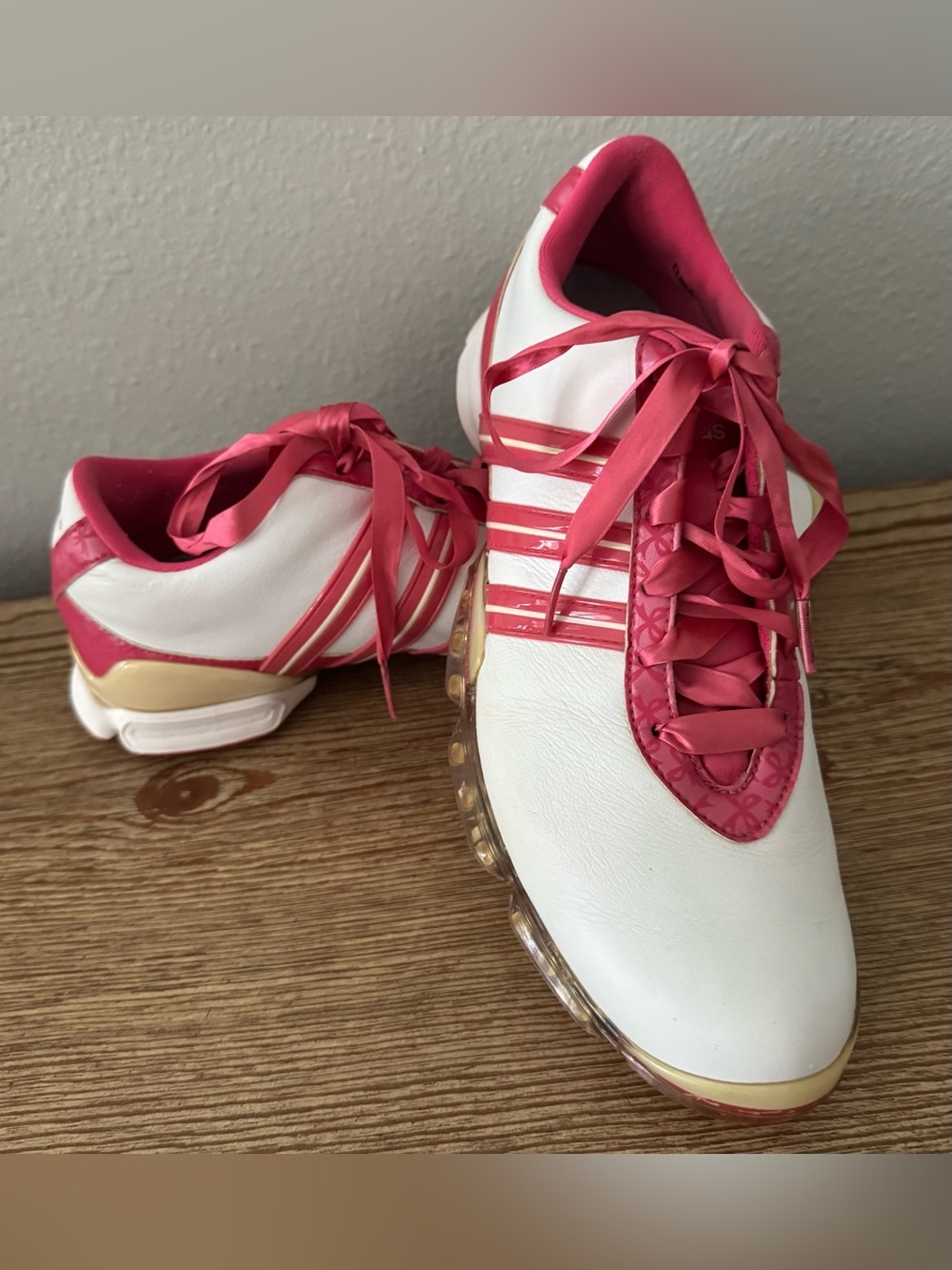 Adidas pink ribbon Women’s golf shoes size 9.5 Paula Creamer collab